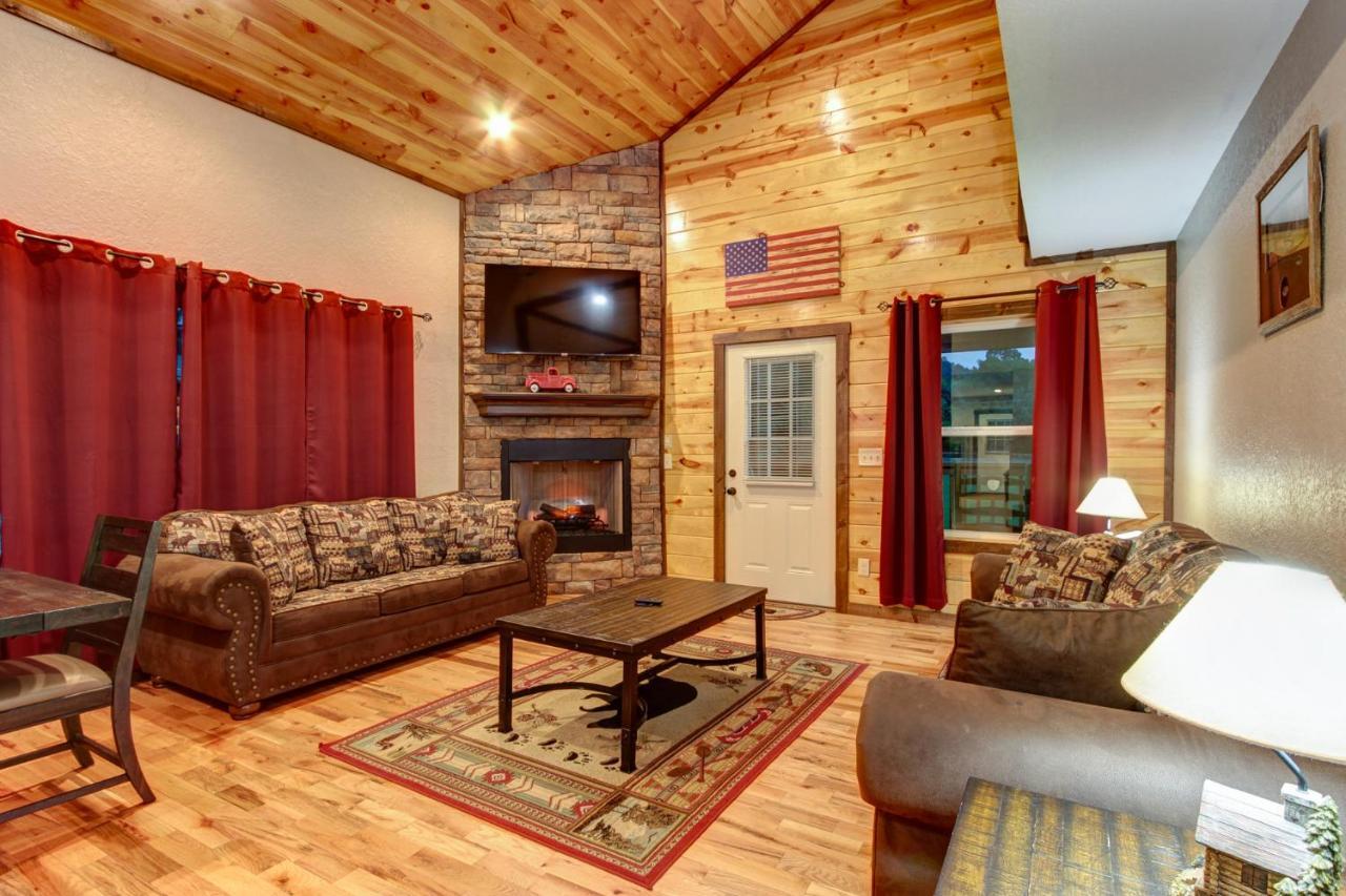 3 Master Bedrooms - Sleeps 10 - Location - Game Room - Hot Tub 비둘기 포지 외부 사진