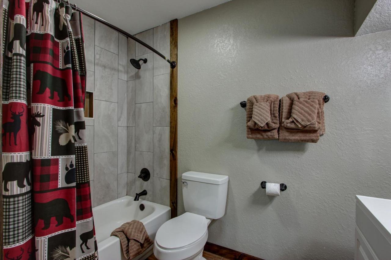 3 Master Bedrooms - Sleeps 10 - Location - Game Room - Hot Tub 비둘기 포지 외부 사진